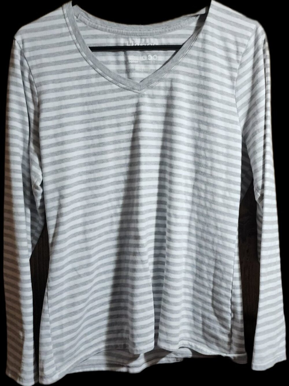 Hanes Women's Large Gray & White Striped V-Neck Long Sleeve Shirt Classic Fit